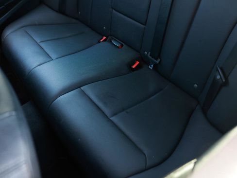 Used 2014 BMW 320i Sedan image 10