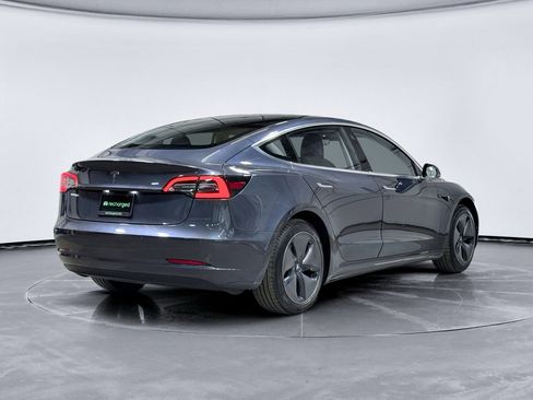 Used 2018 Tesla Model 3 Long Range RWD image 3