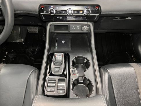 Used 2025 Honda Pilot EX-L image 13