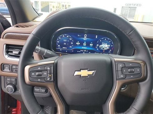 Used 2024 Chevrolet Suburban High Country image 7