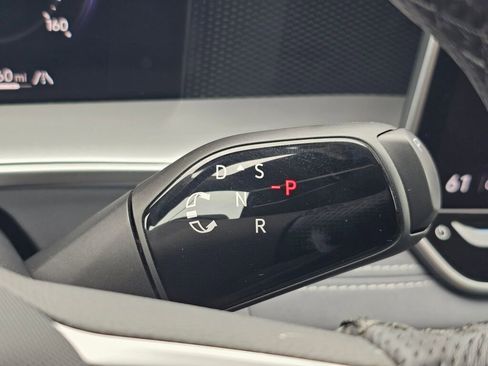 Certified 2025 Volkswagen Tiguan SE R-Line AWD/4WD image 20