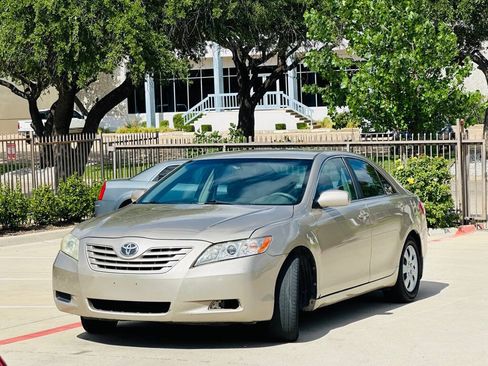 Used 2009 Toyota Camry FWD image 3