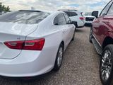 Used 2018 Chevrolet Malibu LT image 2