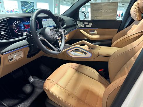 New 2026 Mercedes-Benz GLS 450 4MATIC image 7
