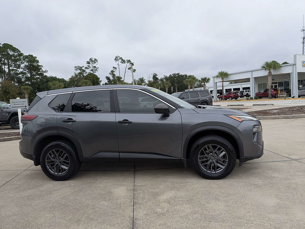 Used 2025 Nissan Rogue S FWD image 3