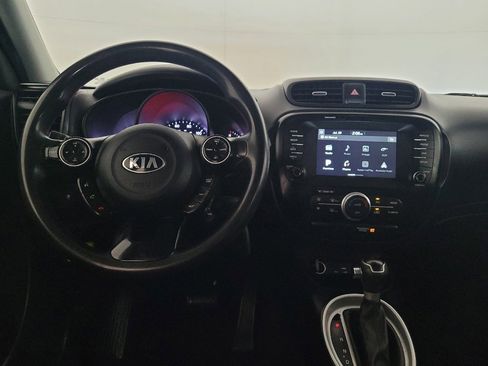 Used 2018 Kia Soul w/ Option Group 020 FWD image 22