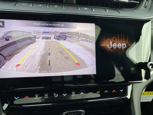 New 2026 Jeep Grand Cherokee Altitude image 12