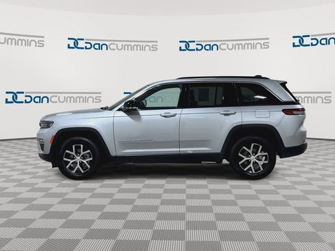 Used 2024 Jeep Grand Cherokee Limited AWD/4WD image 5