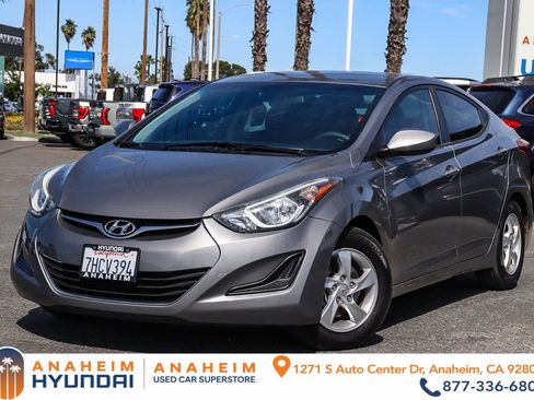 Used 2014 Hyundai Elantra SE image 1