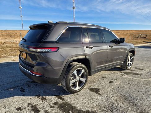 Used 2022 Jeep Grand Cherokee Limited 4xe image 1