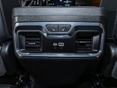 Used 2024 GMC Sierra 3500 Denali w/ Denali Reserve Package image 27