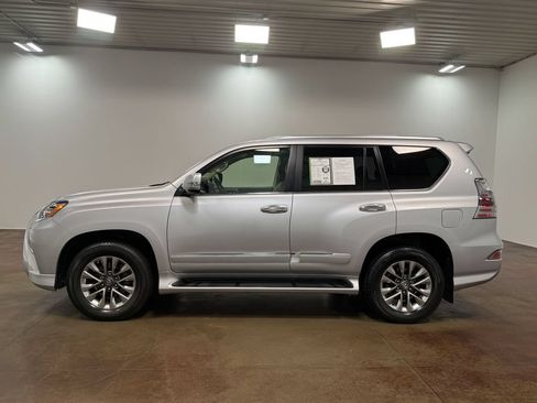Used 2017 Lexus GX 460 Luxury AWD/4WD image 27