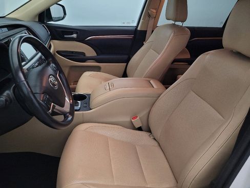 Used 2017 Toyota Highlander Limited image 17