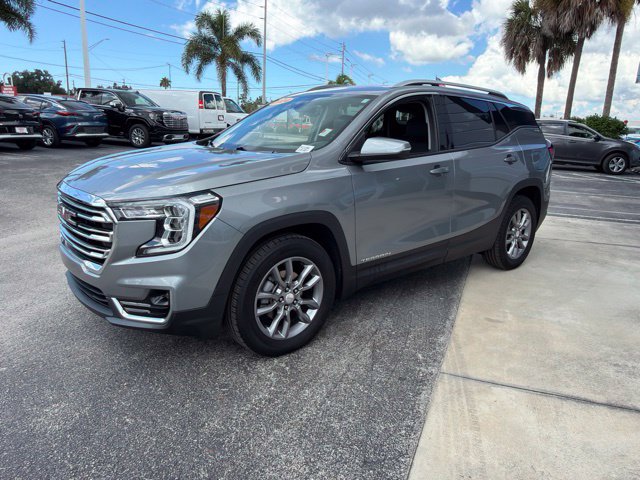 Used 2024 GMC Terrain SLT FWD image 4