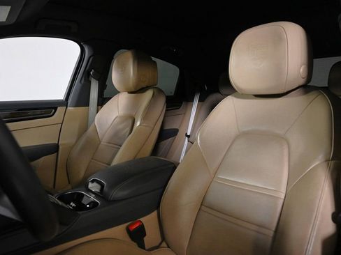 Certified 2023 Porsche Cayenne S image 5
