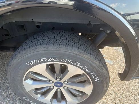 Used 2018 Ford F150 Lariat w/ Equipment Group 502A Luxury AWD/4WD image 7