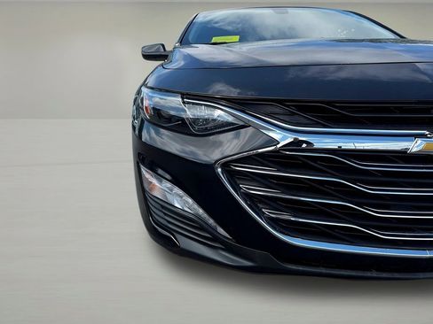 Used 2022 Chevrolet Malibu LT image 34