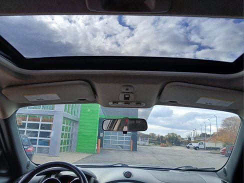 Used 2012 Nissan Juke SL image 16