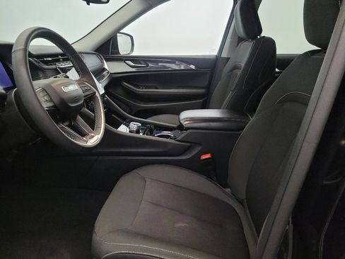 Used 2023 Jeep Grand Cherokee Laredo w/ Luxury Tech Group I image 17