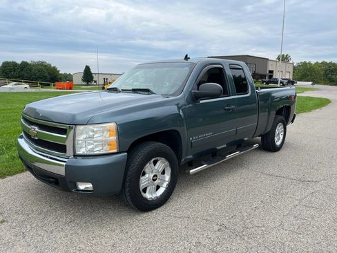 Used 2008 Chevrolet Silverado 1500 LT w/ Power Pack Plus AWD/4WD image 1