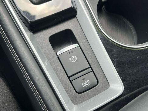 Used 2023 Nissan Altima 2.5 SV w/ SV Premium Package AWD/4WD image 14
