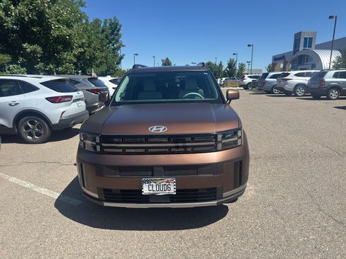 Used 2025 Hyundai Santa Fe Limited AWD/4WD image 11