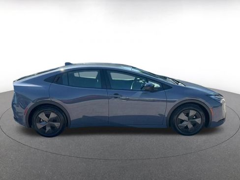 Used 2025 Toyota Prius LE FWD image 16