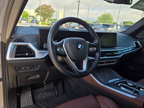 Used 2024 BMW X5 sDrive40i w/ Premium Package image 10