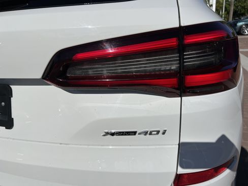 Used 2021 BMW X5 xDrive40i w/ M Sport Package image 46