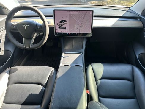 Used 2021 Tesla Model 3 Standard Range Plus image 29