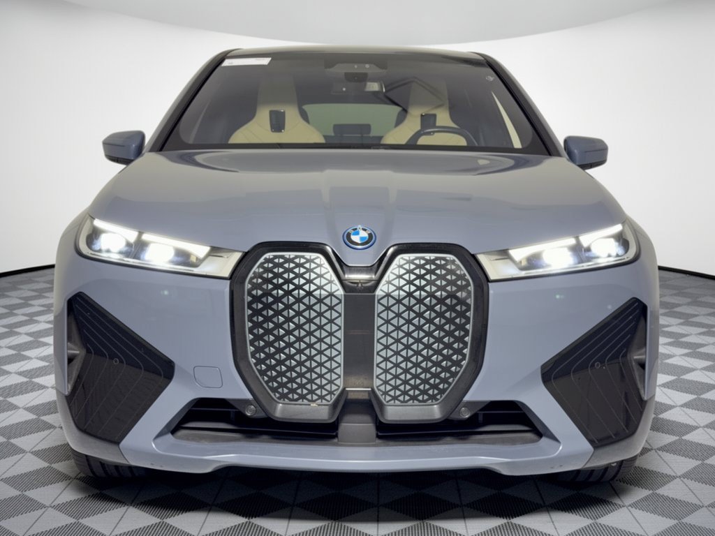 Used 2024 BMW iX xDrive50 w/ Sport Package AWD/4WD image 6