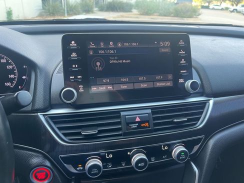 Used 2018 Honda Accord Sport image 24