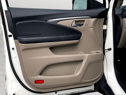 Used 2017 Honda Pilot EX-L image 17