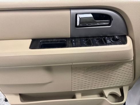 Used 2015 Ford Expedition Limited image 11