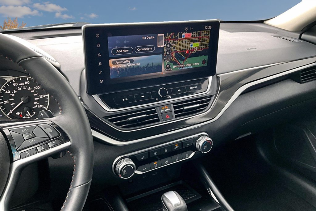 Used 2023 Nissan Altima 2.5 SR w/ SR Premium Package FWD image 9