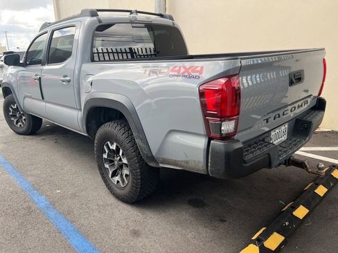 Used 2019 Toyota Tacoma TRD Off-Road AWD/4WD image 7