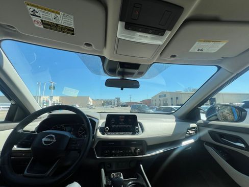 Used 2025 Nissan Rogue SV FWD image 35