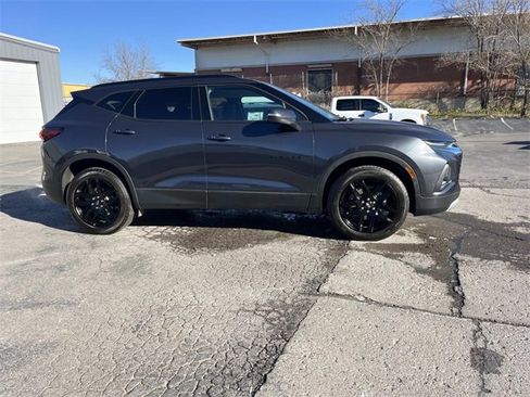 Used 2022 Chevrolet Blazer LT image 2