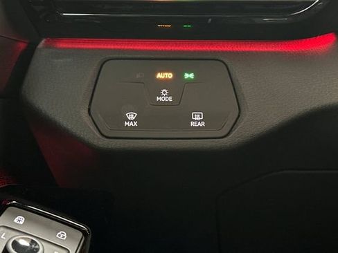 Certified 2023 Volkswagen ID.4 2WD image 34