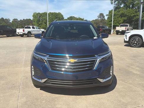 Used 2023 Chevrolet Equinox Premier image 2