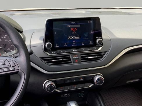 Used 2025 Nissan Altima 2.5 S image 9