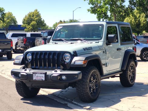 Used 2023 Jeep Wrangler Sport AWD/4WD image 4