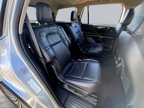 Used 2023 Lincoln Aviator Reserve image 25