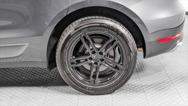 Used 2019 Porsche Macan AWD/4WD image 34