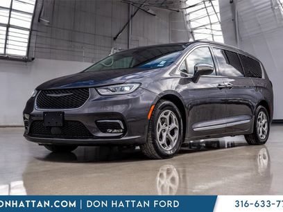 Used 2023 Chrysler Pacifica Limited