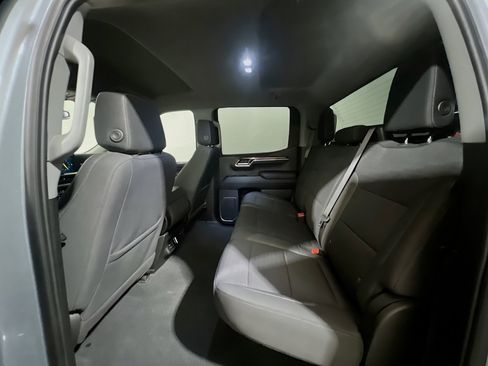 Used 2023 Chevrolet Silverado 1500 LT RWD image 16