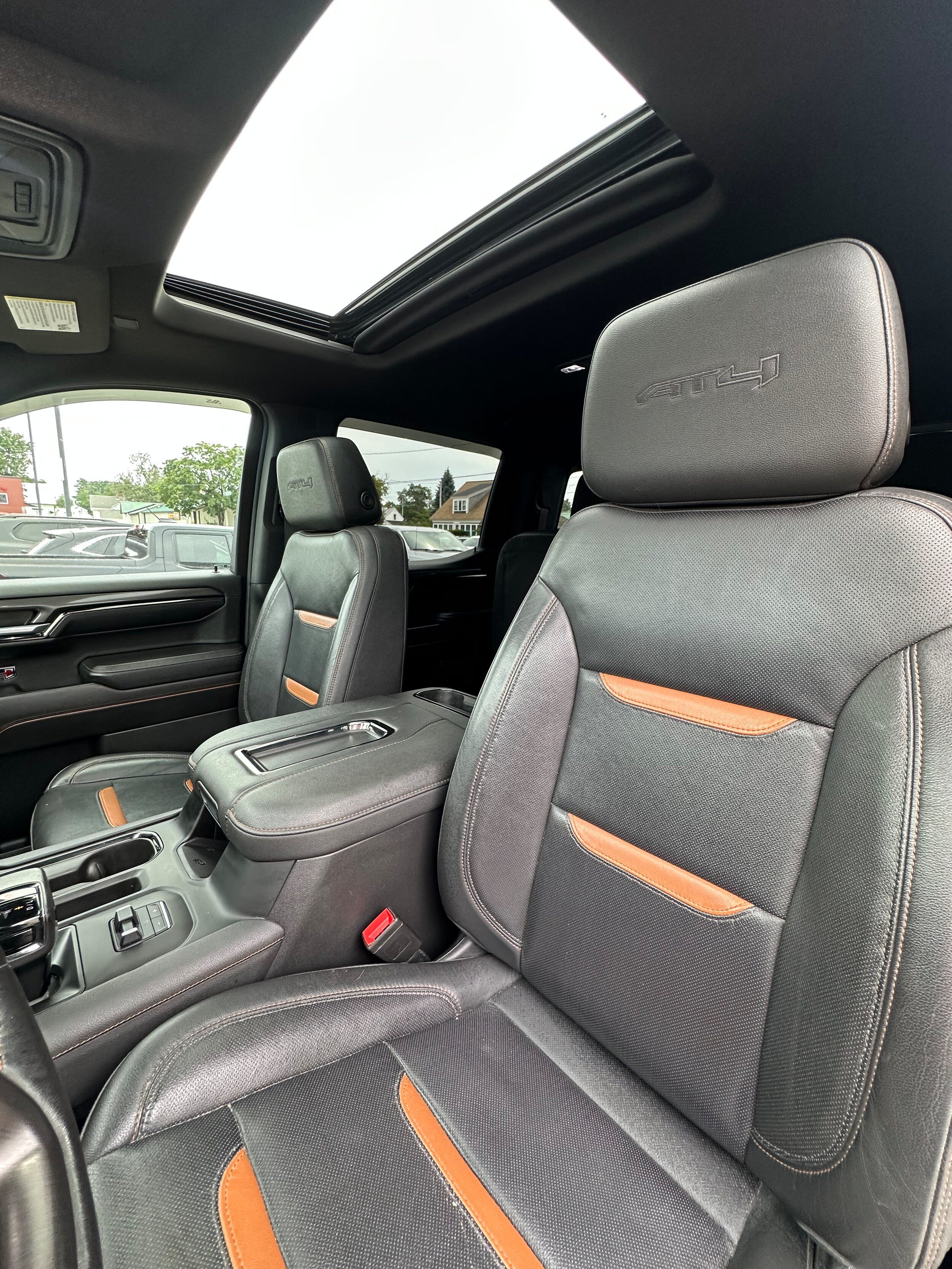 Used 2022 GMC Sierra 1500 AT4 w/ AT4 Premium Package AWD/4WD image 14