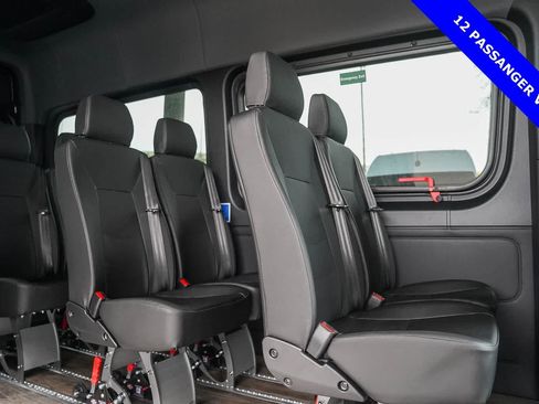 Used 2024 Mercedes-Benz Sprinter 2500 image 17