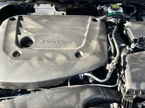 Used 2023 Volvo XC40 B5 Plus w/ Driver Assist Package AWD/4WD image 32