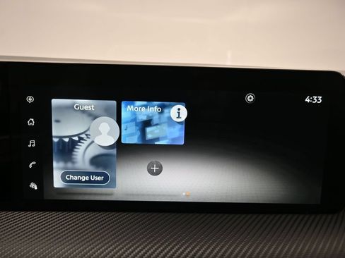 Used 2025 Nissan Kicks SR FWD image 18